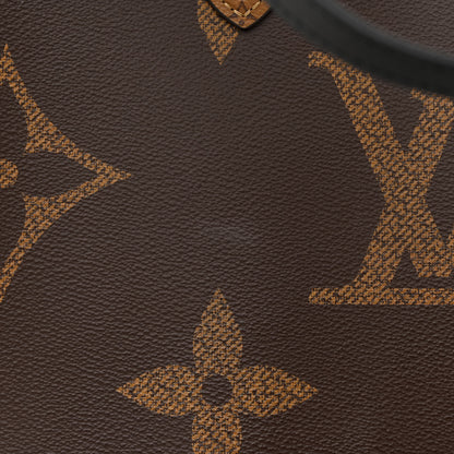 Louis Vuitton Reverse Monogram Giant Onthego MM 11 of 11