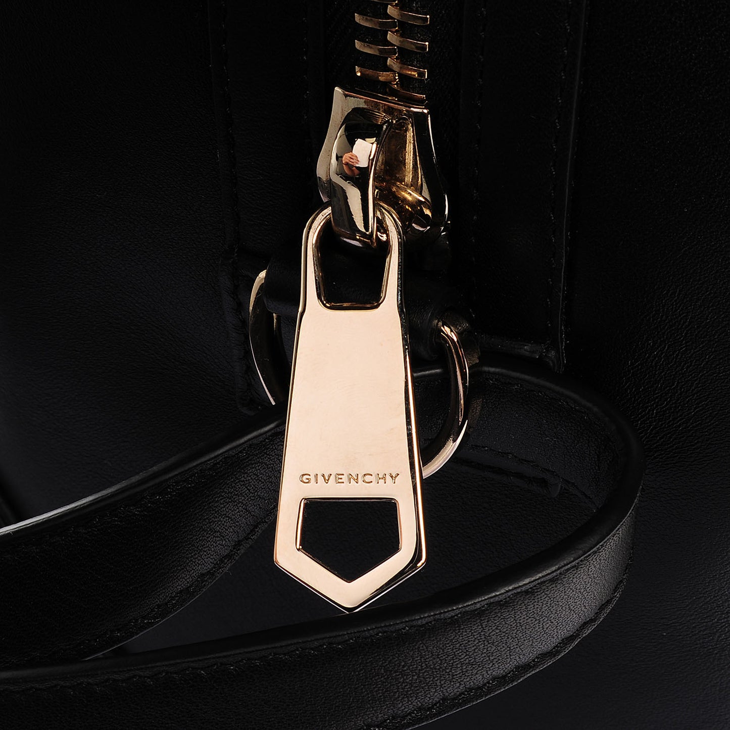 Calfskin Medium Lucrezia Black