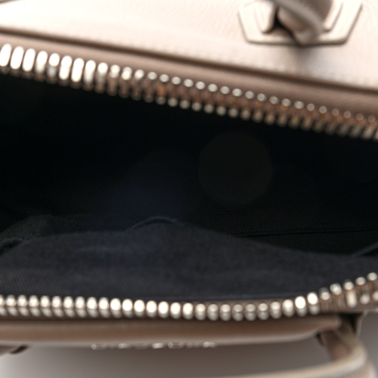 Givenchy Sugar Goatskin Small Antigona Sand 5 of 9