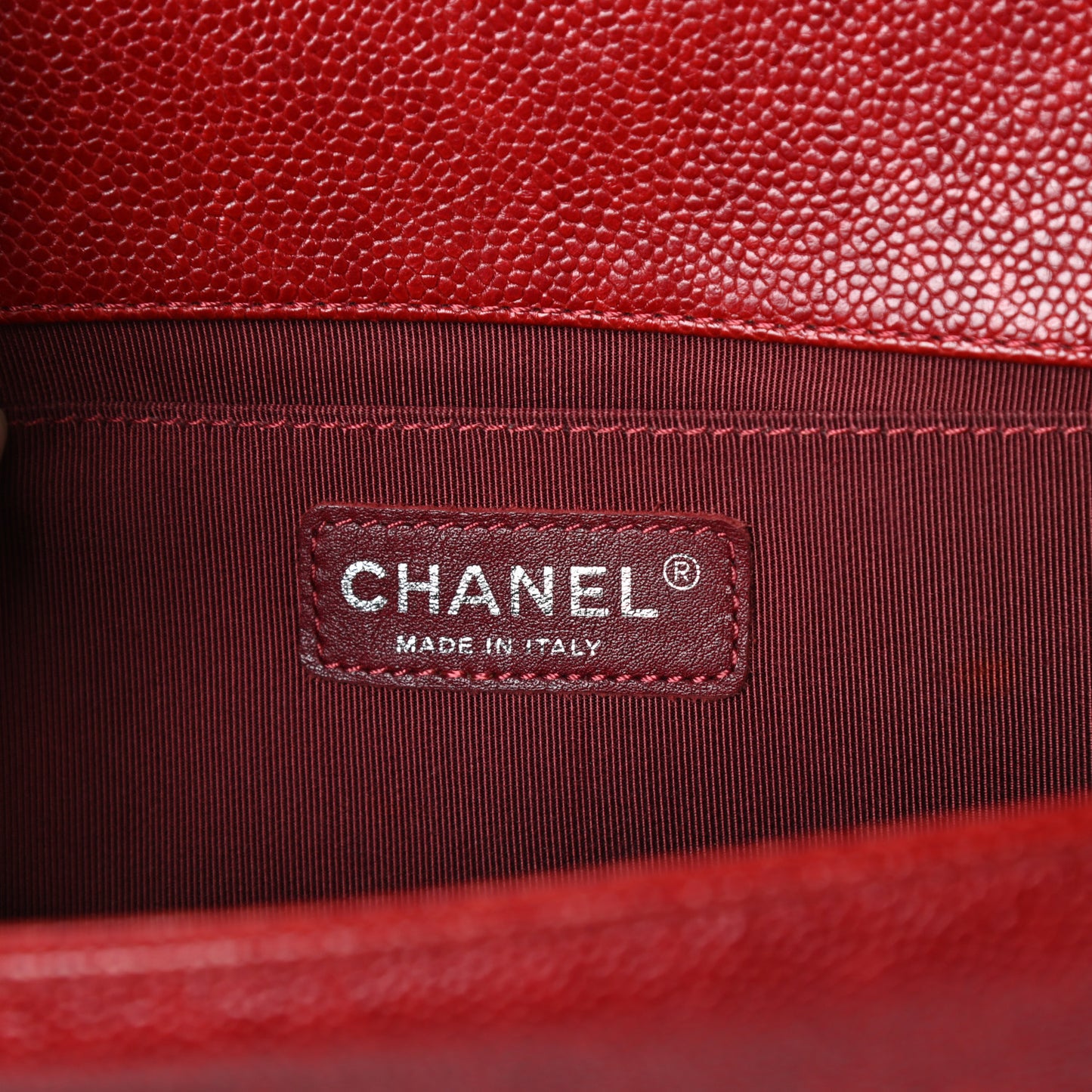 Caviar Quilted Medium Boy Flap Red