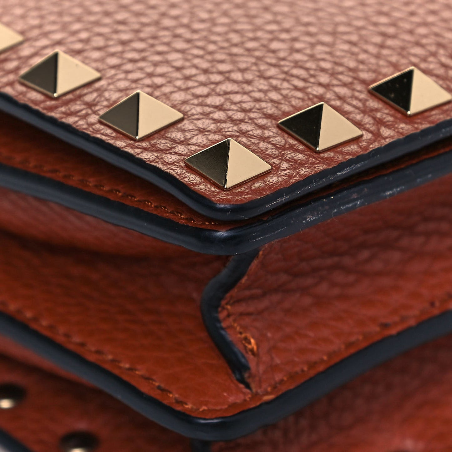 Pebbled Calfskin Rockstud Wallet on Chain Saddle Brown