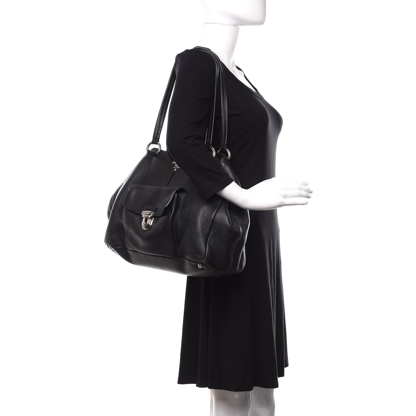 Vitello Daino Shoulder Bag Black