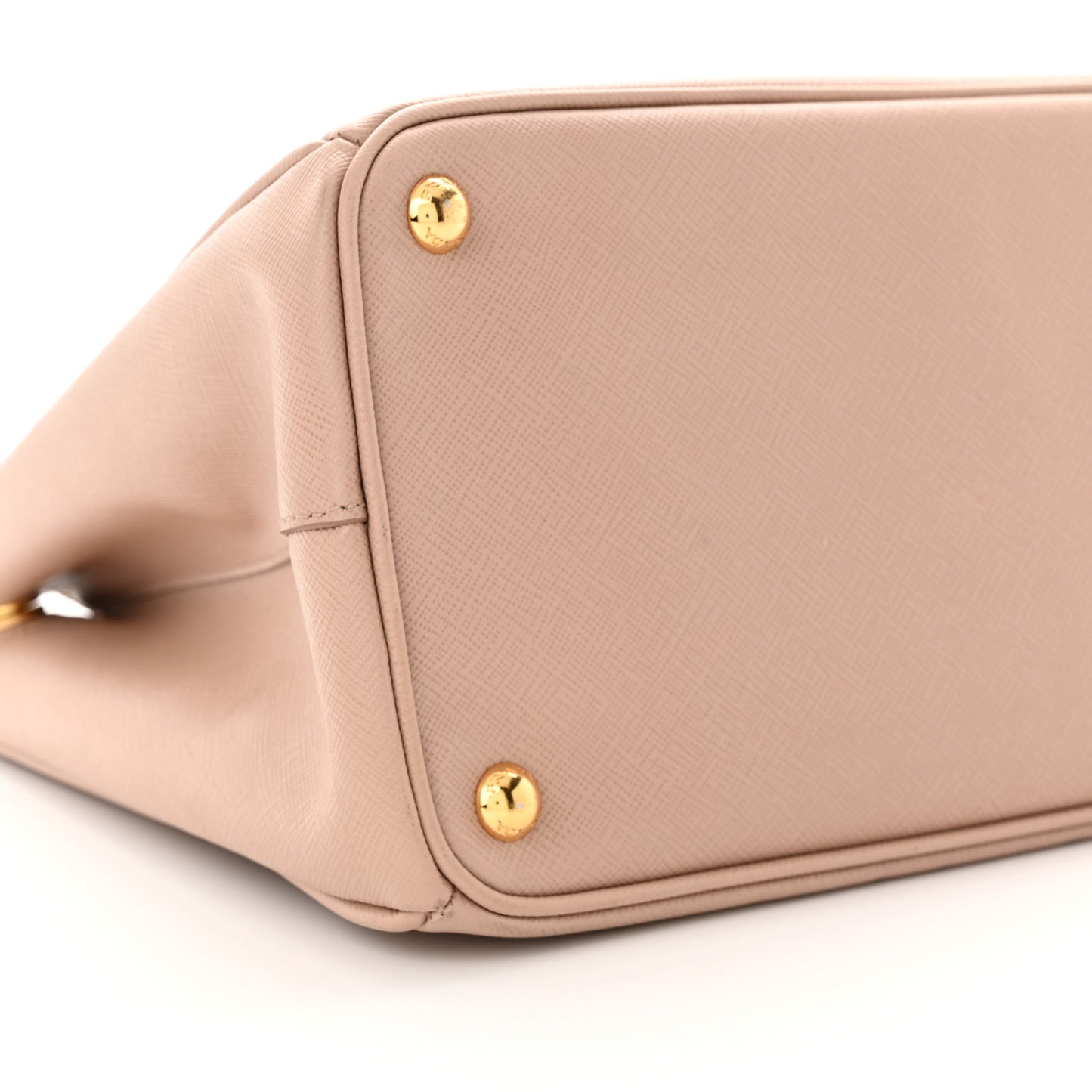 Saffiano Medium Galleria Double Zip Tote Cammeo