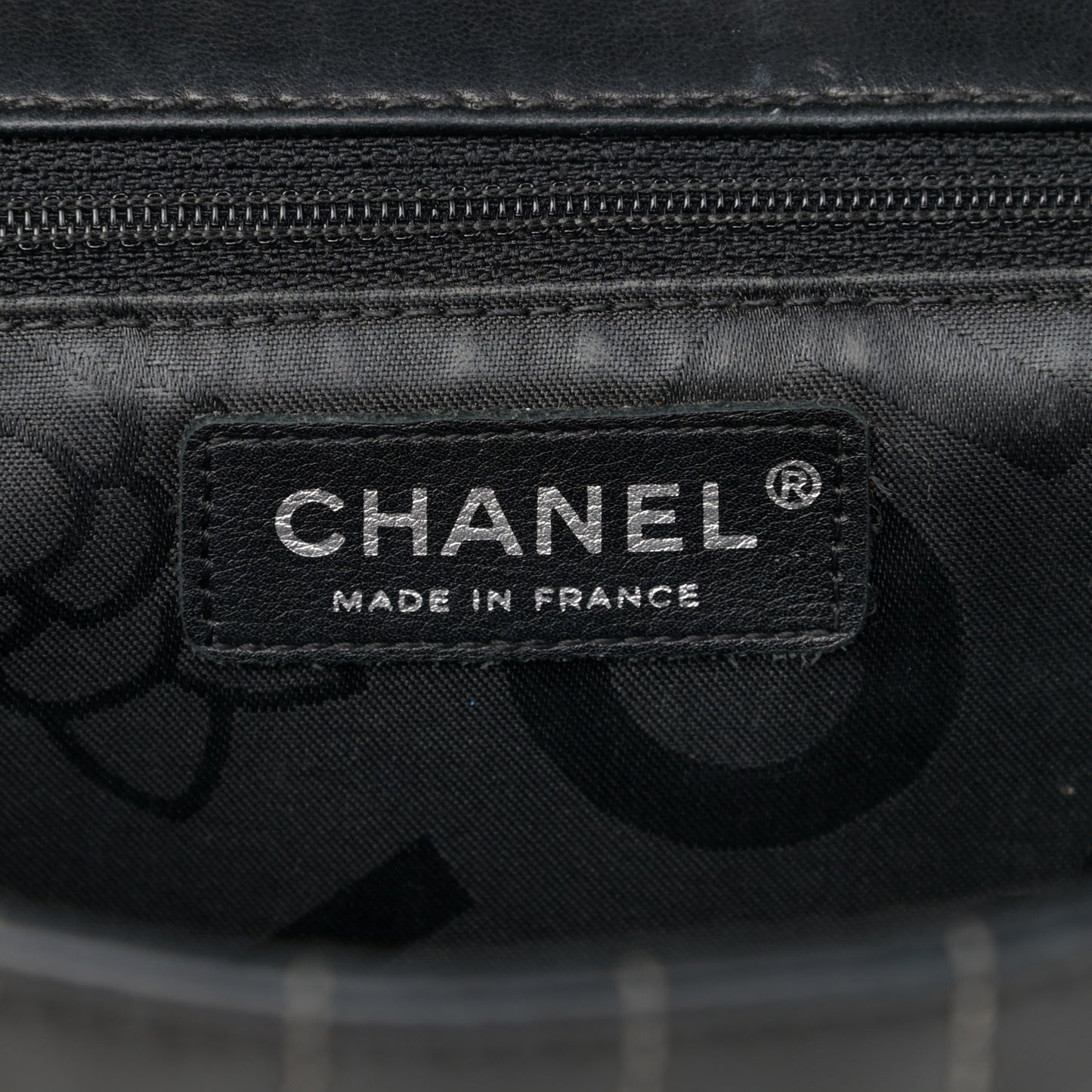 Lambskin Vertical Quilted Medium Single Flap Black