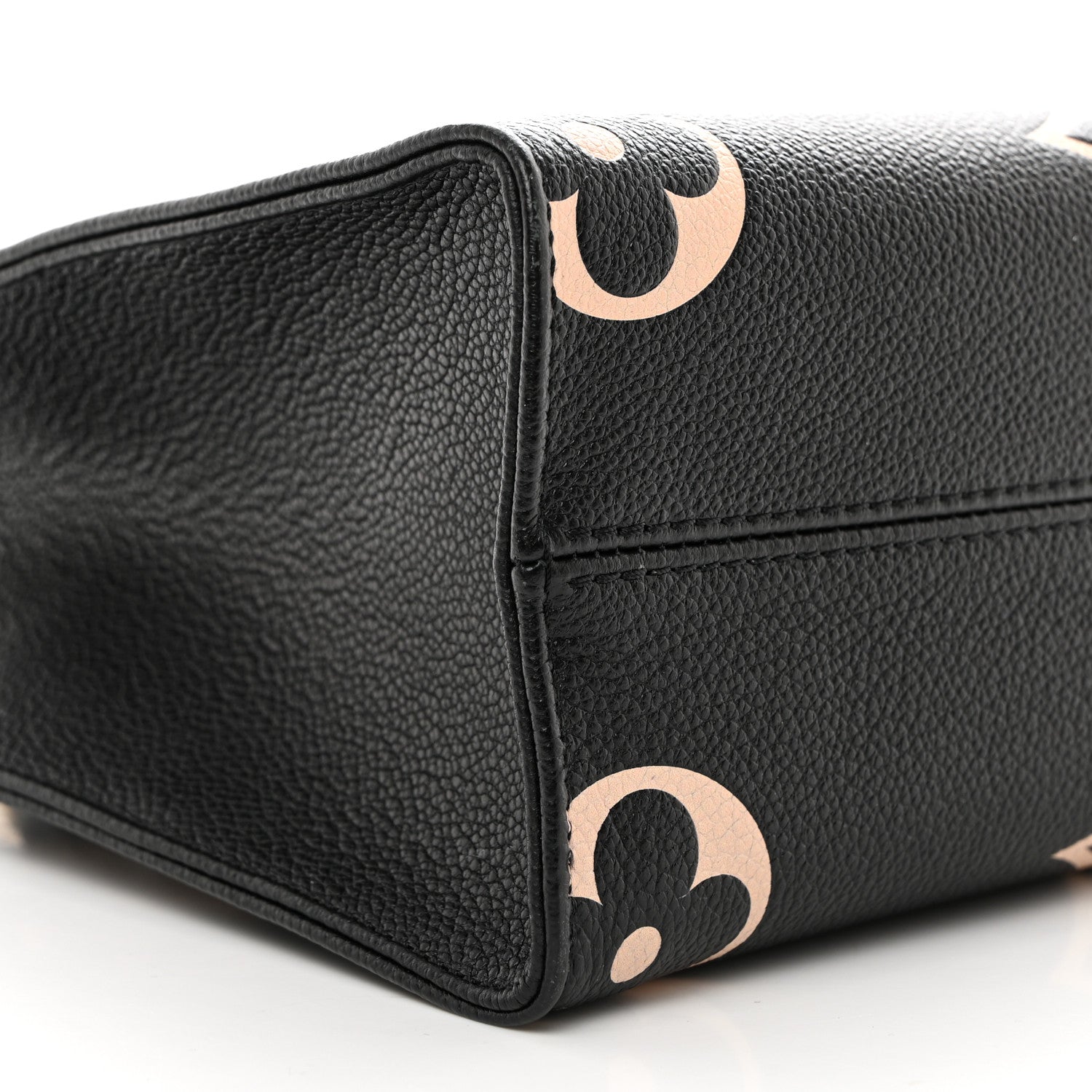 Louis Vuitton Empreinte Monogram Giant Onthego PM Black Beige 9 of 10