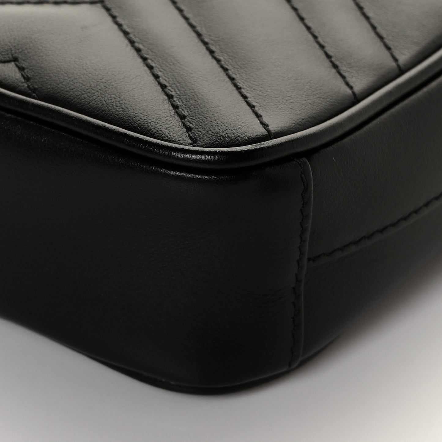 Calfskin Matelasse Mini GG Marmont Crossbody Bag Black