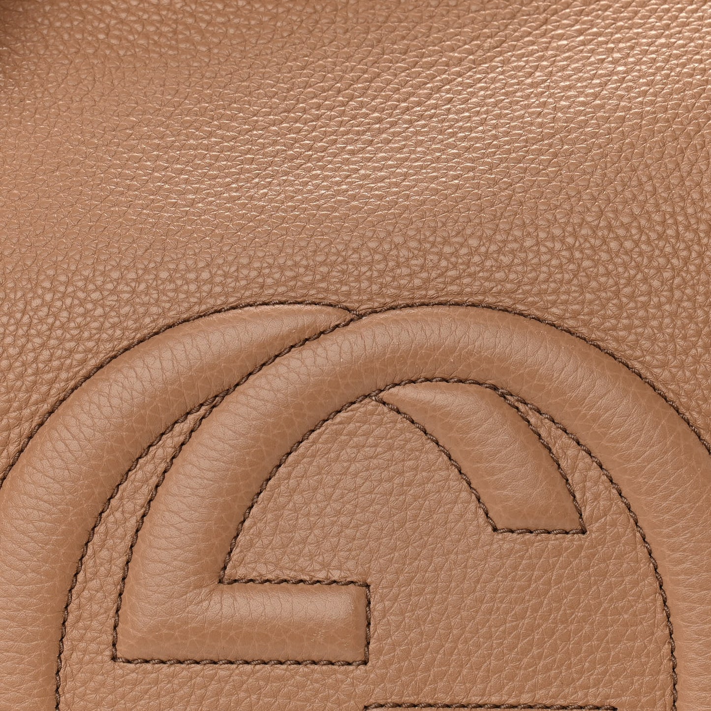 Pebbled Calfskin Large Soho Hobo Camelia