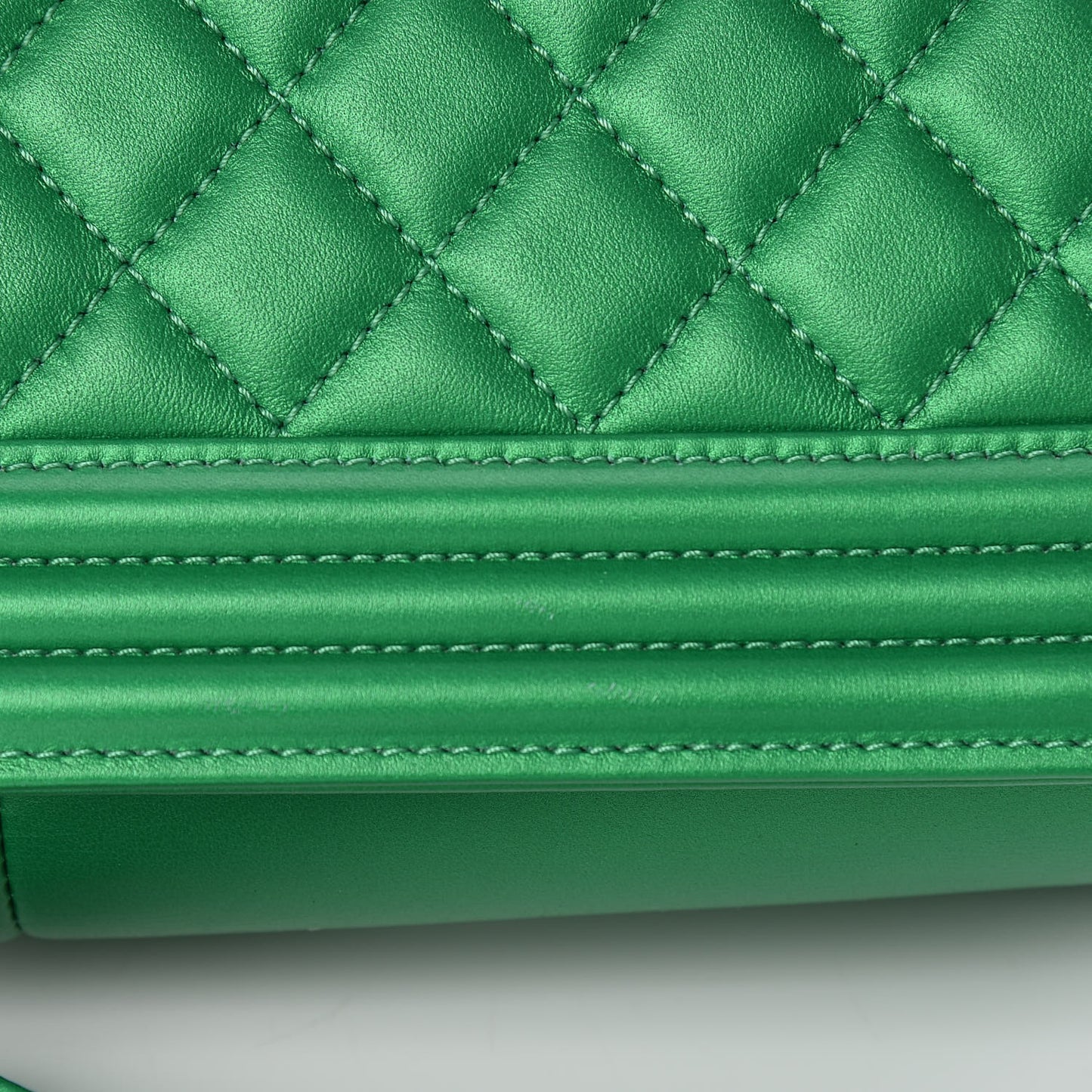 Metallic Calfskin Quilted New Medium Boy Flap Green