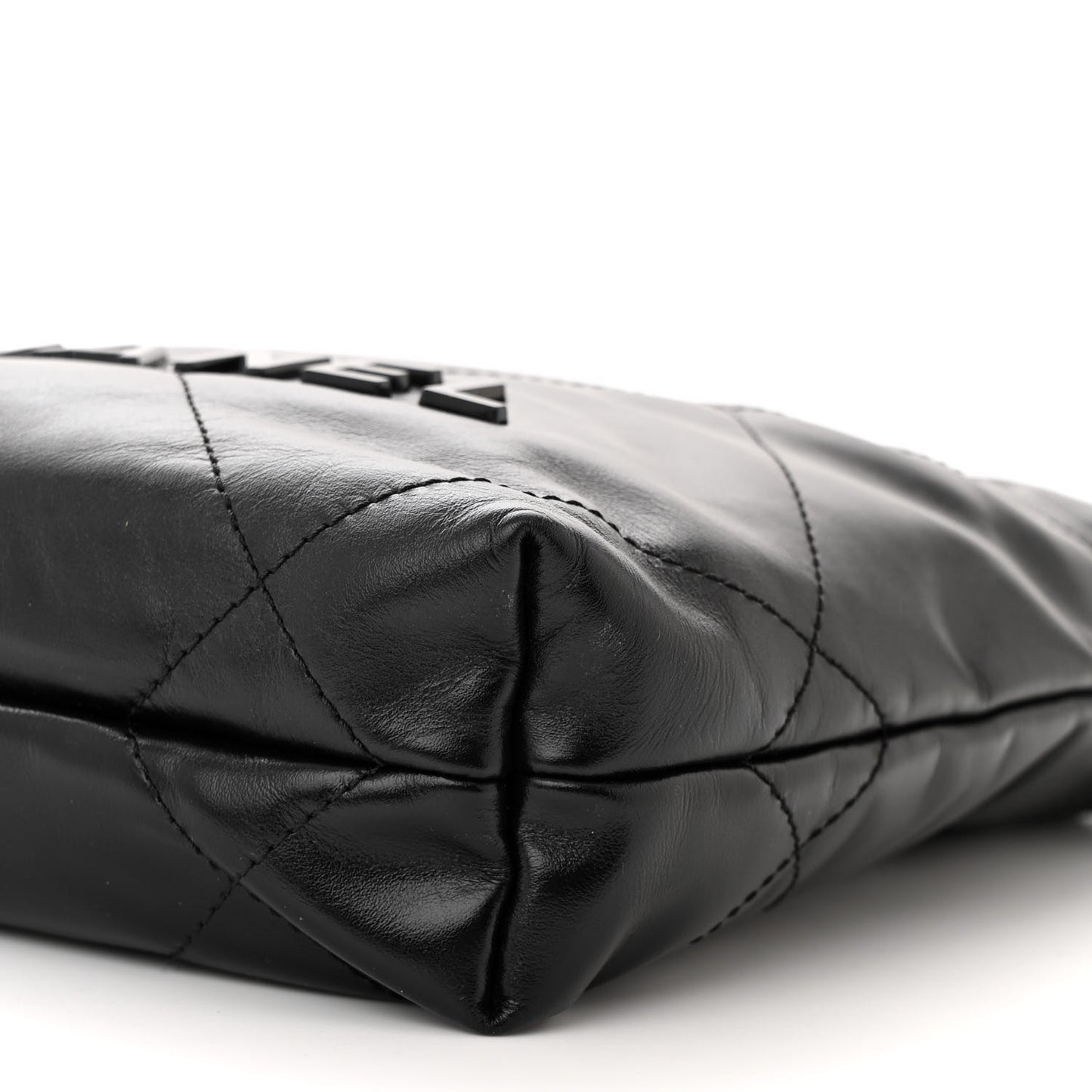 Shiny Calfskin Quilted Monochrome Mini Chanel 22 Black