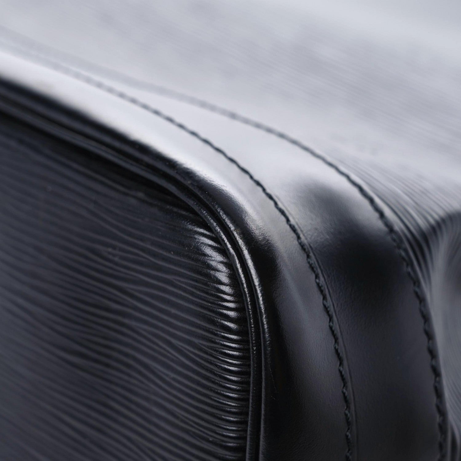 Louis Vuitton Epi Noe Black 9 of 18
