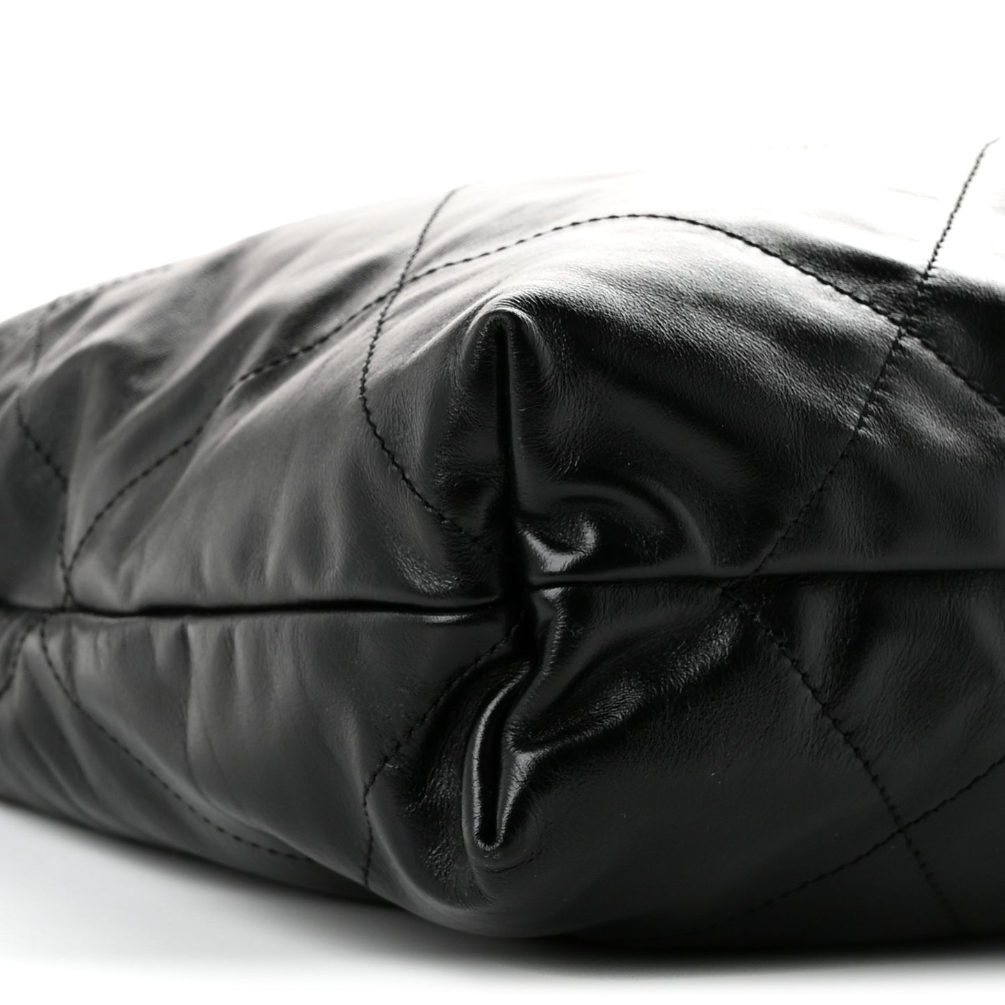 Shiny Calfskin Quilted Chanel 22 Black