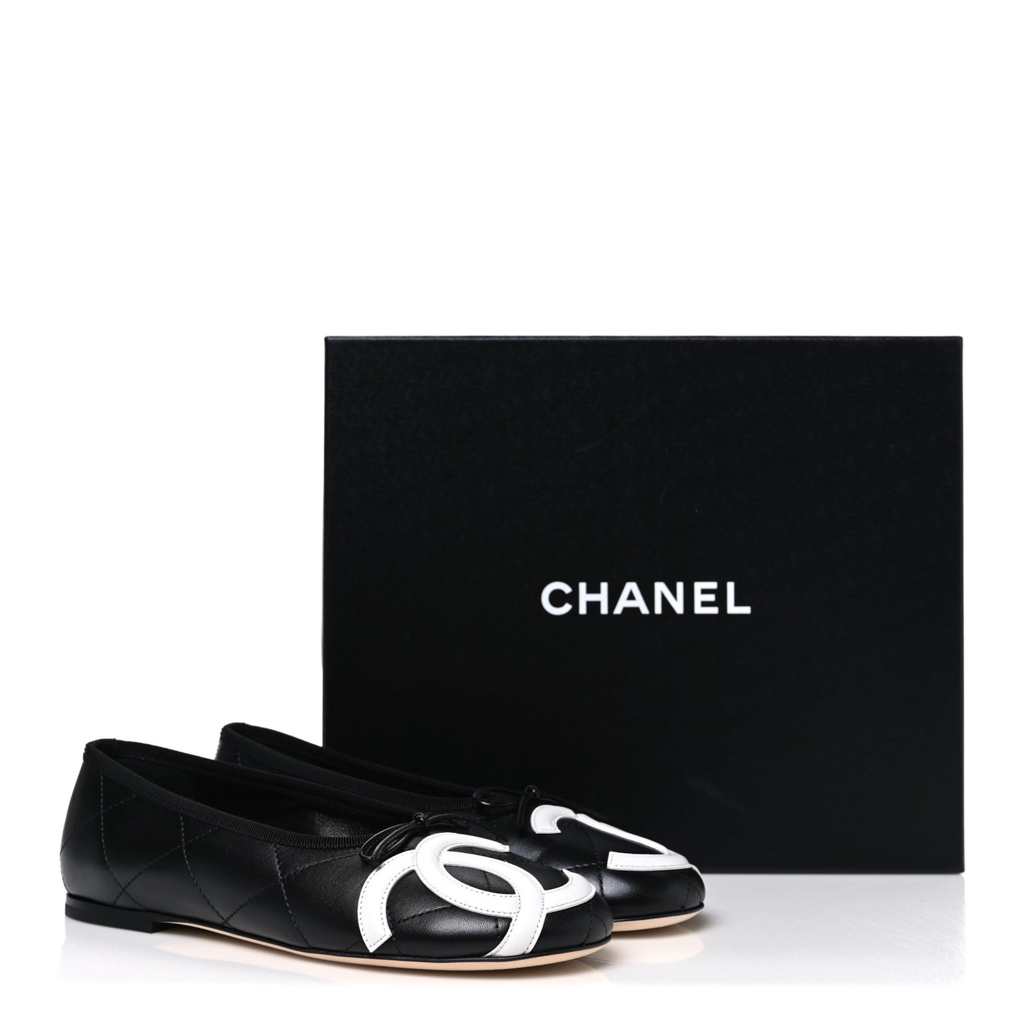 Lambskin Quilted CC Cambon Ballet Flats 38 Black White