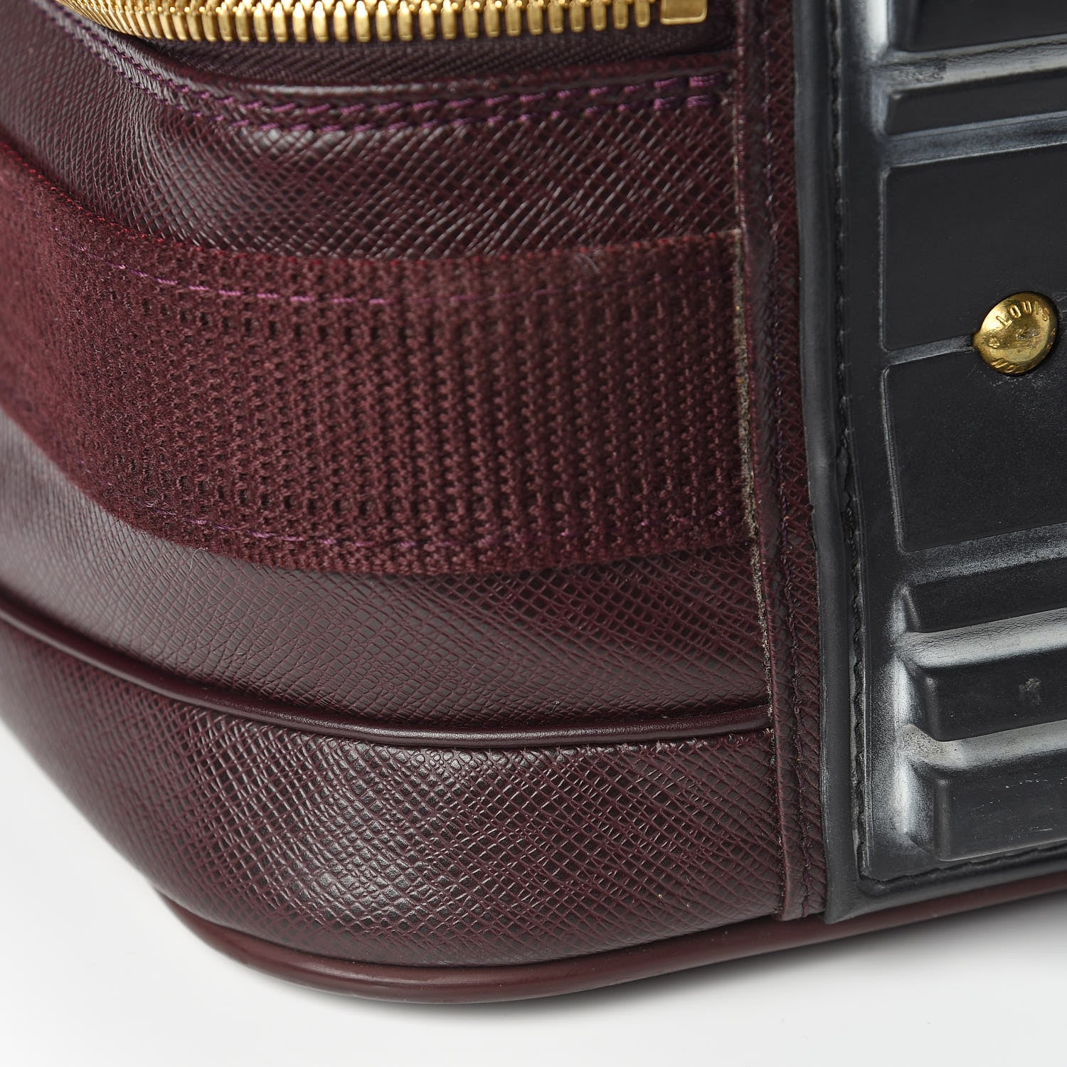 Louis Vuitton Taiga Mitka Suitcase Acajou 25 of 31