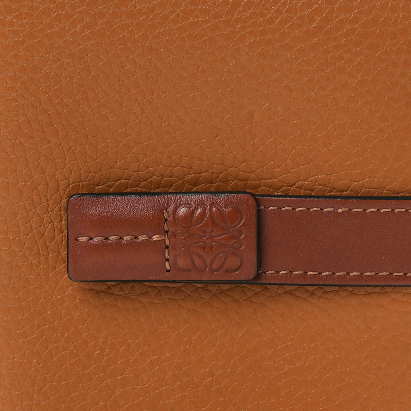 Grained Calfskin Compact Wallet Caramel Pecan