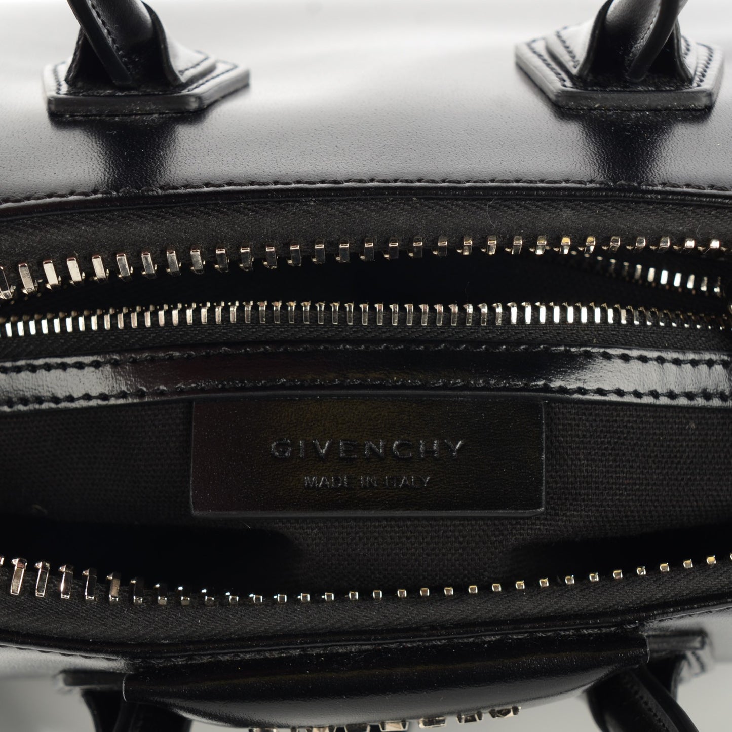 Shiny Lord Calfskin Mini Antigona Black