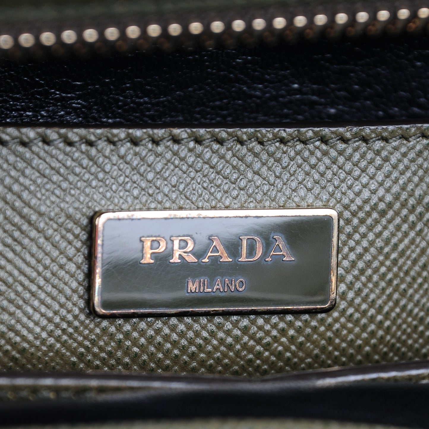 Saffiano Cuir Top Handle Dome Tote Militare