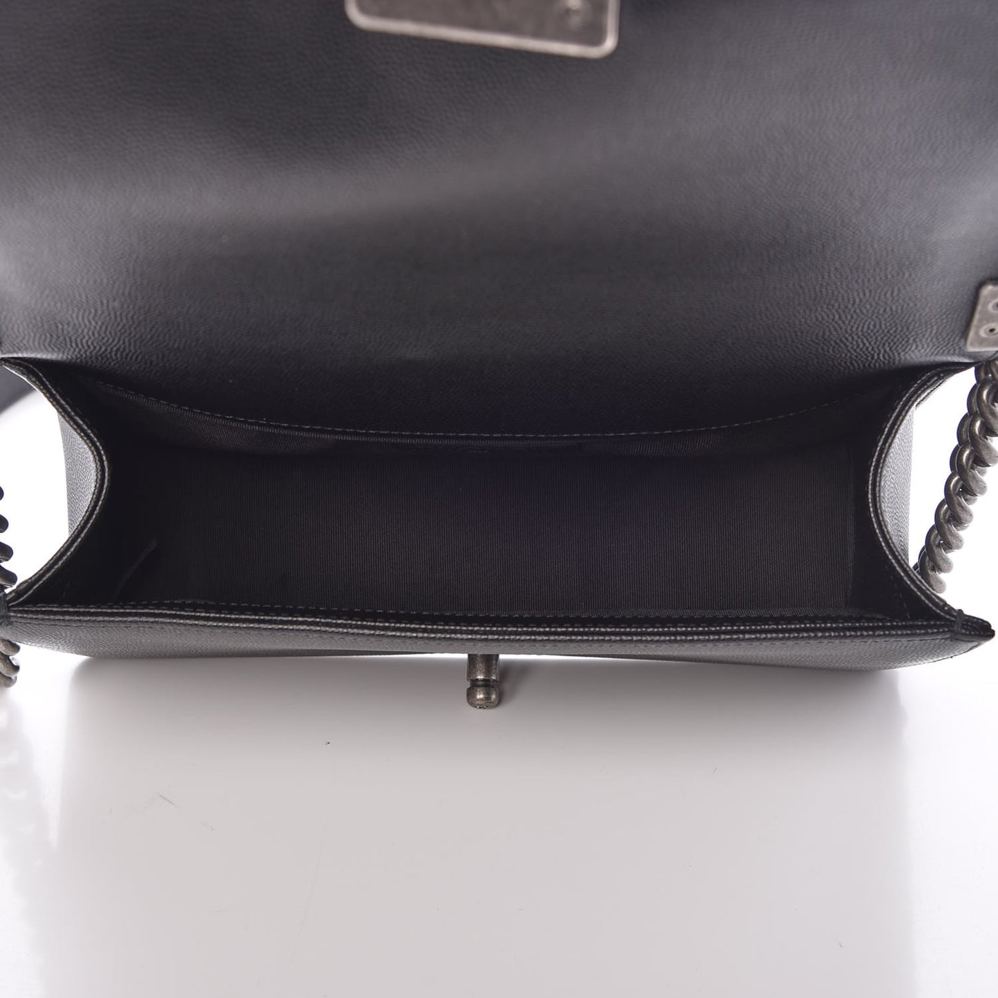 Caviar Quilted Medium Boy Flap Black