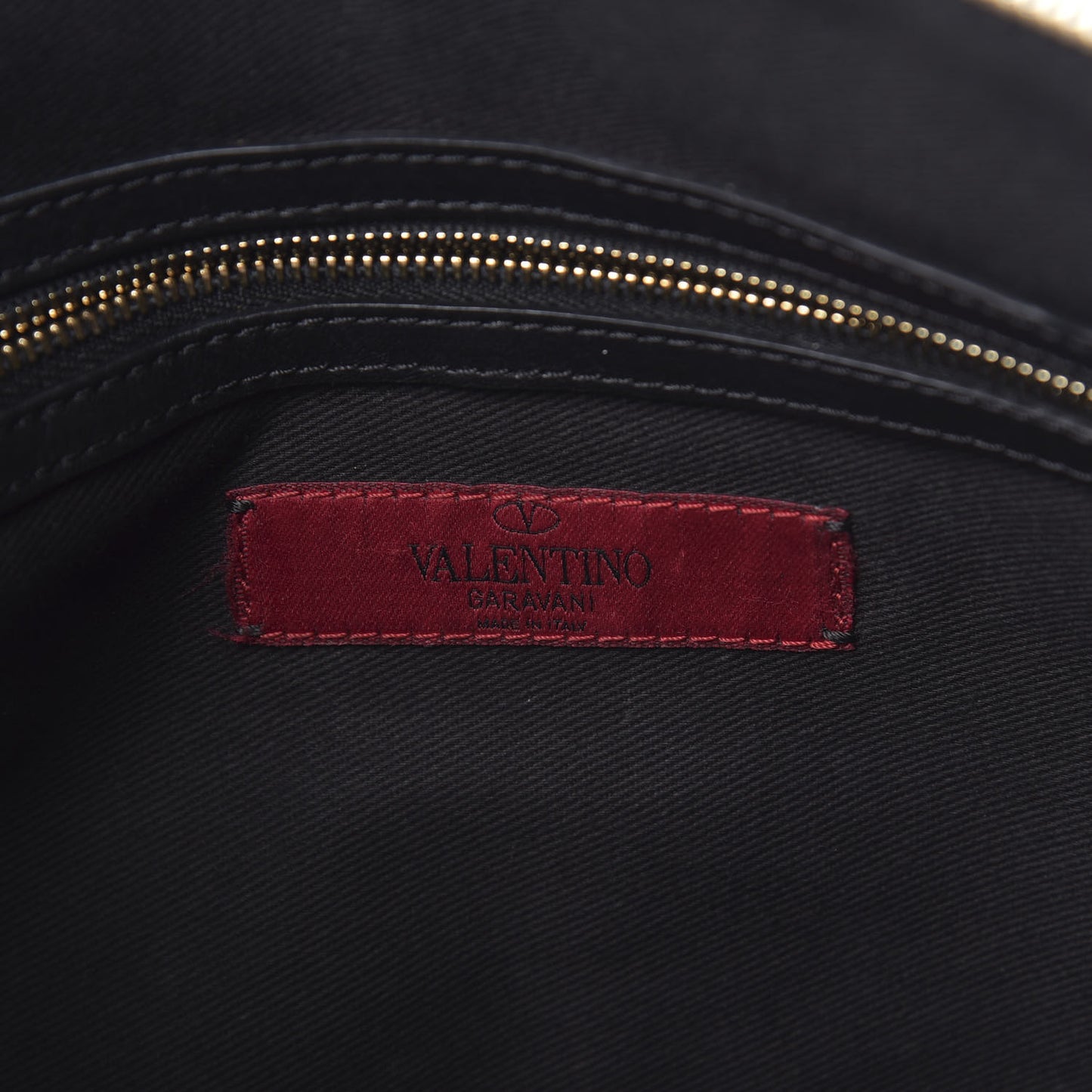 Vitello Large Rockstud Zip Wristlet Pouch Black