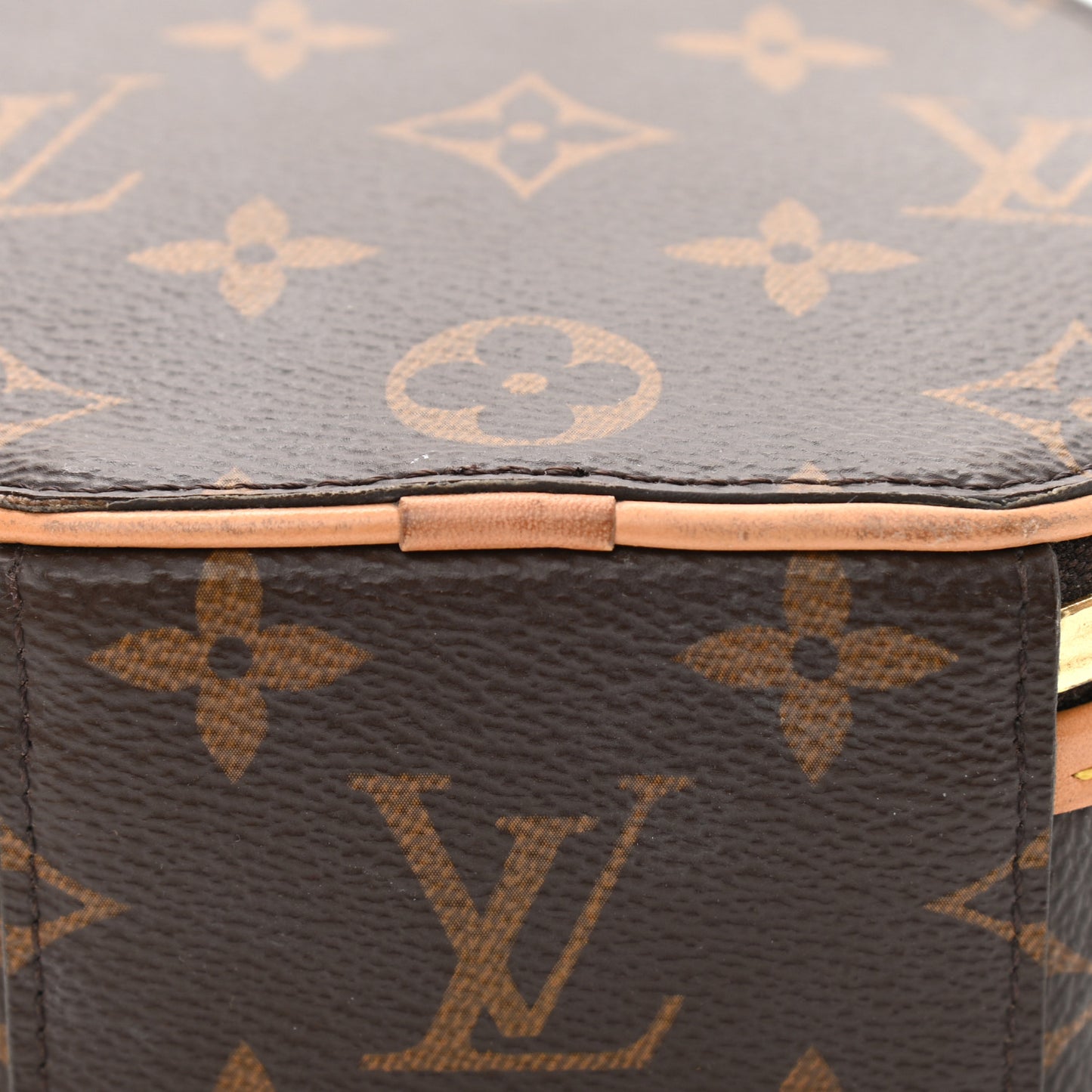Monogram Mini Boite Chapeau