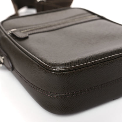 Louis Vuitton Taiga Dimitri Grizzli 7 of 8