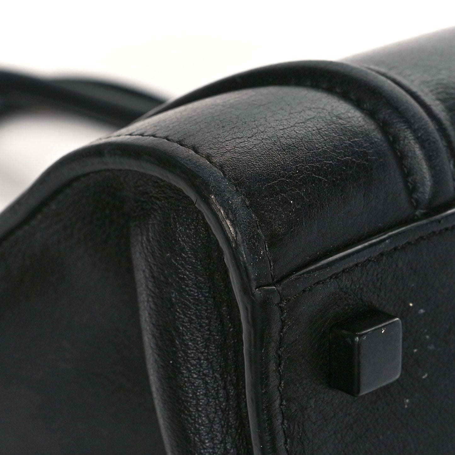 Smooth Calfskin Medium Phantom Luggage Black