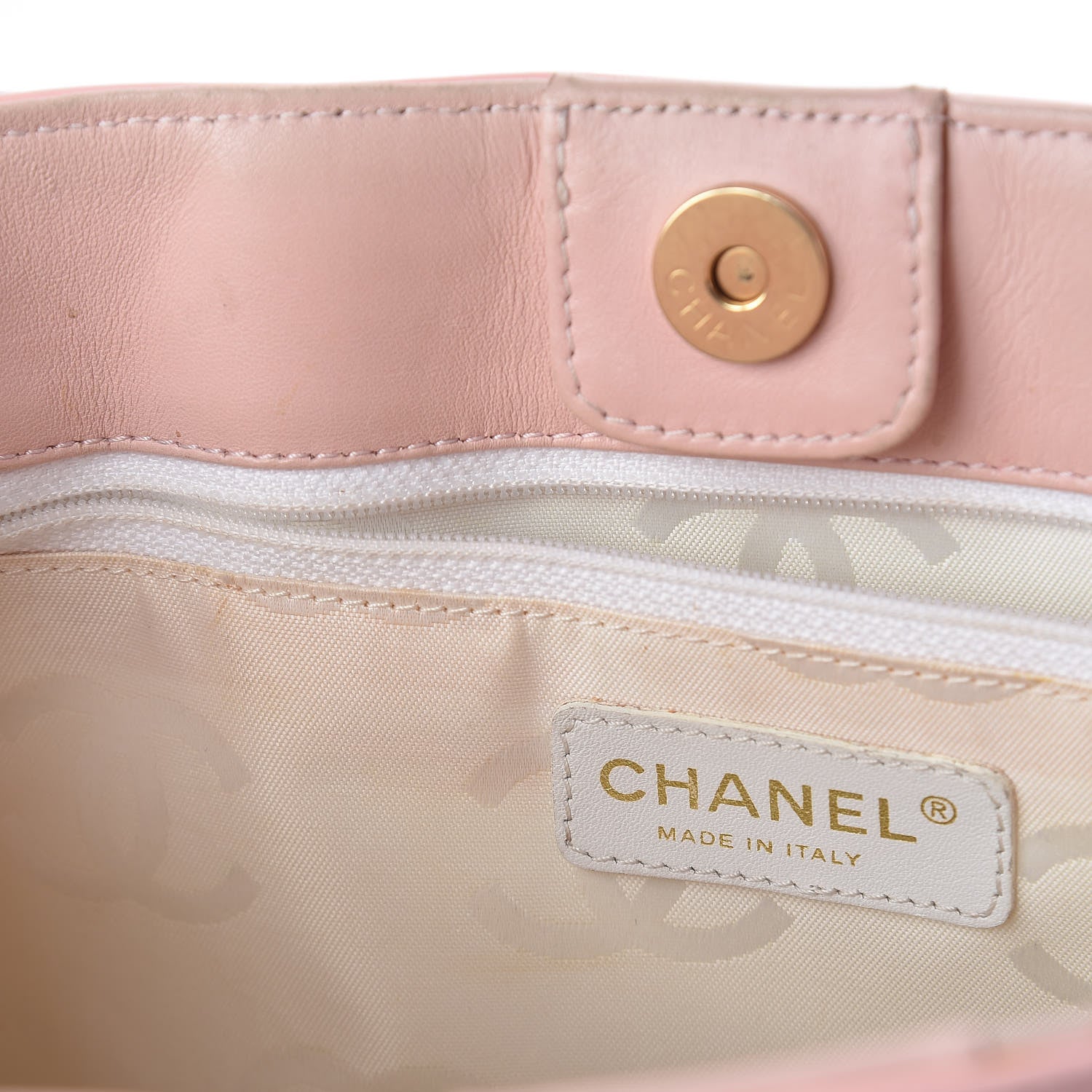 Chanel Patent CC Logo Tote Pink 10 of 14