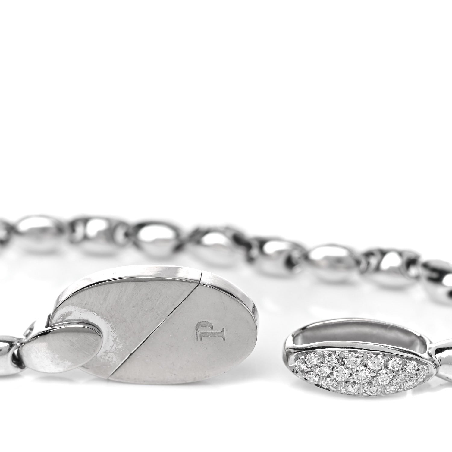 Piaget 18K White Gold Diamond Dole Heart Bracelet 5 of 5