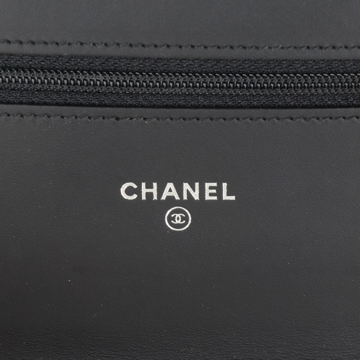 Patent Quilted Brilliant Wallet On Chain WOC Black
