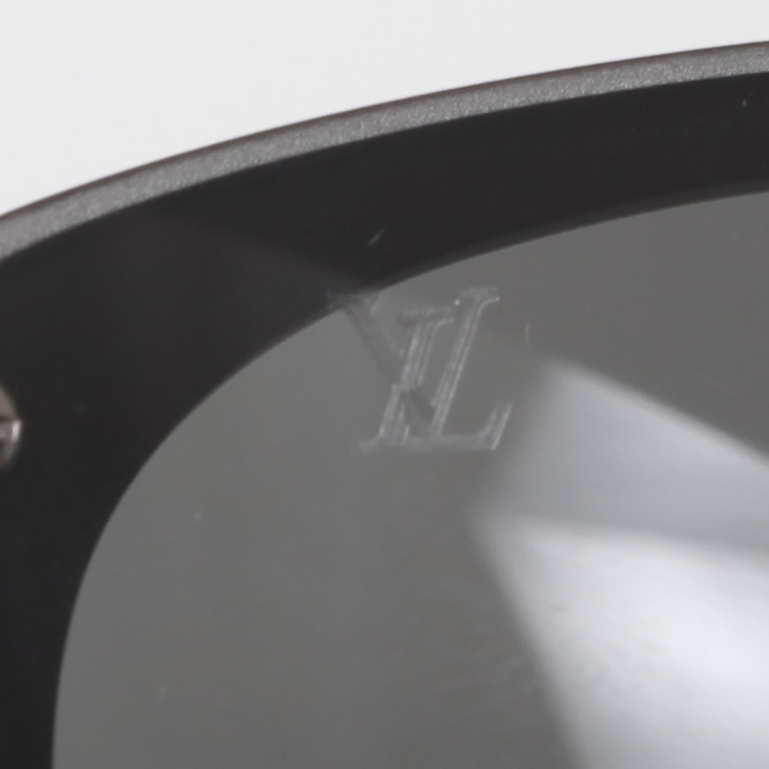Louis Vuitton Mens Folding Evasion Sunglasses w Damier Graphite Case 9 of 11