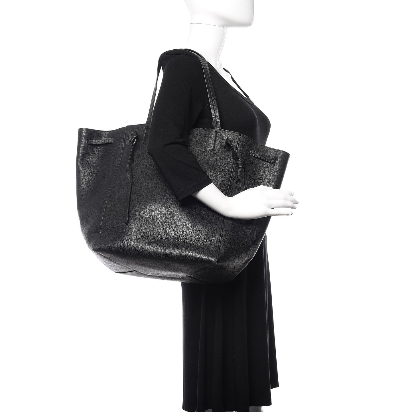 Soft Grained Calfskin Medium Cabas Phantom Black
