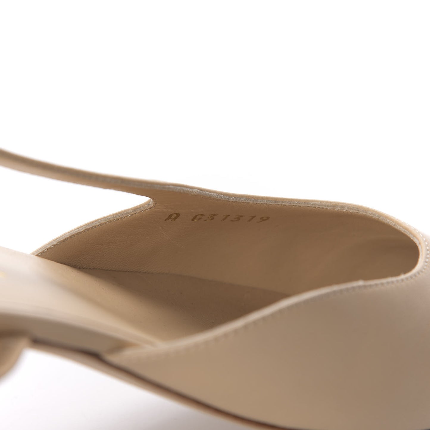 Lambskin Patent Cap Toe CC Slingback Sandals 40 Beige White