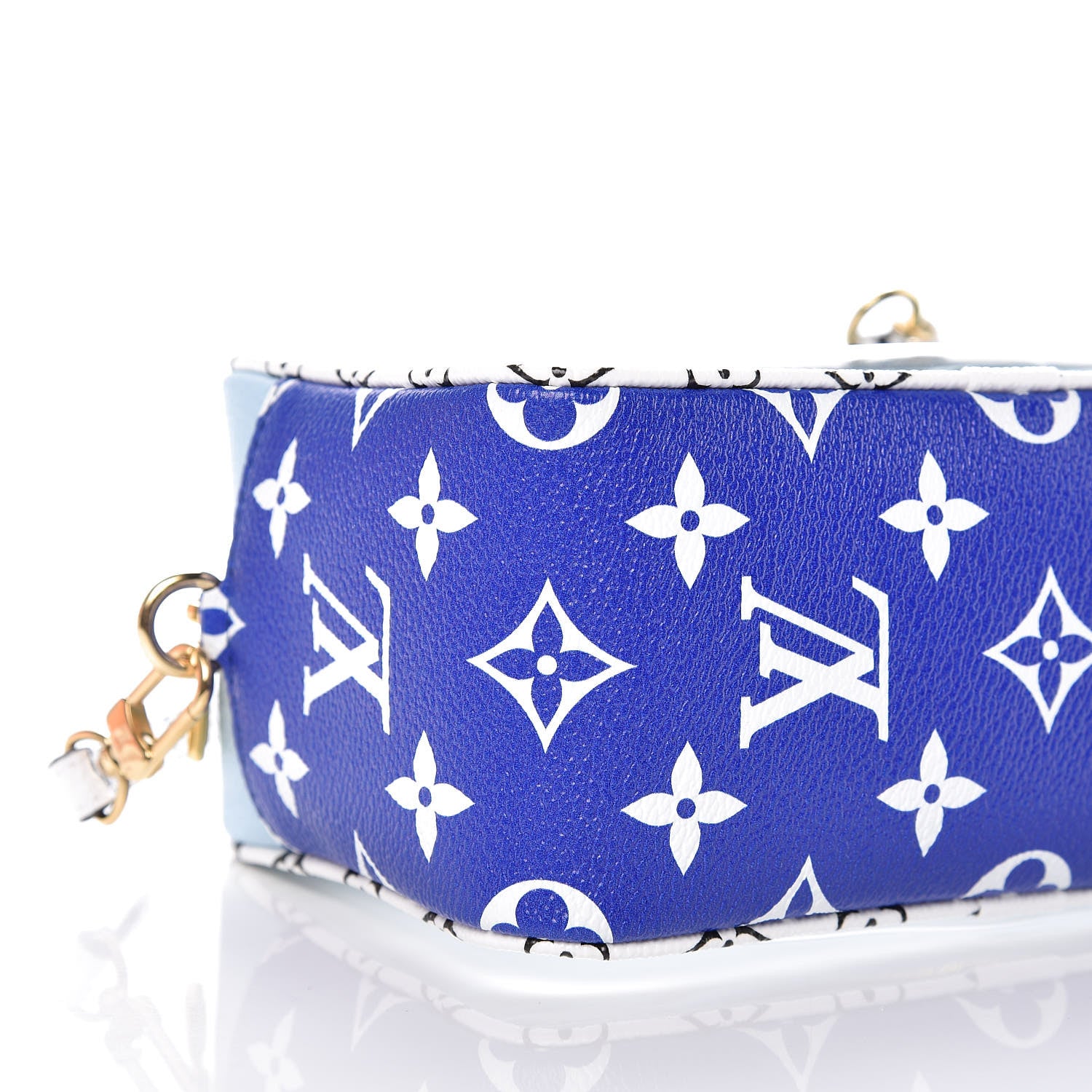 Louis Vuitton Monogram Giant Hawaii Beach Pouch Blue 5 of 9