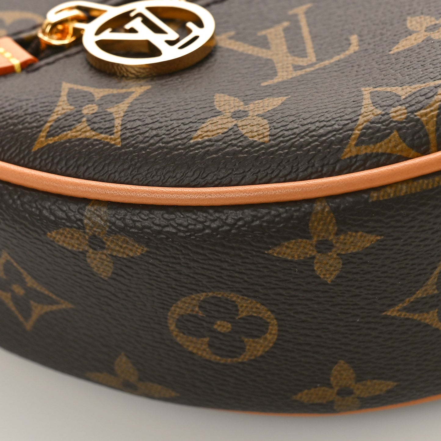 Monogram Loop