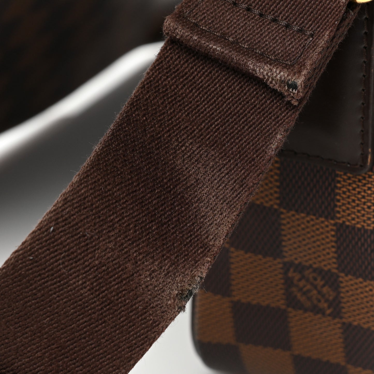 Damier Ebene Shelton MM