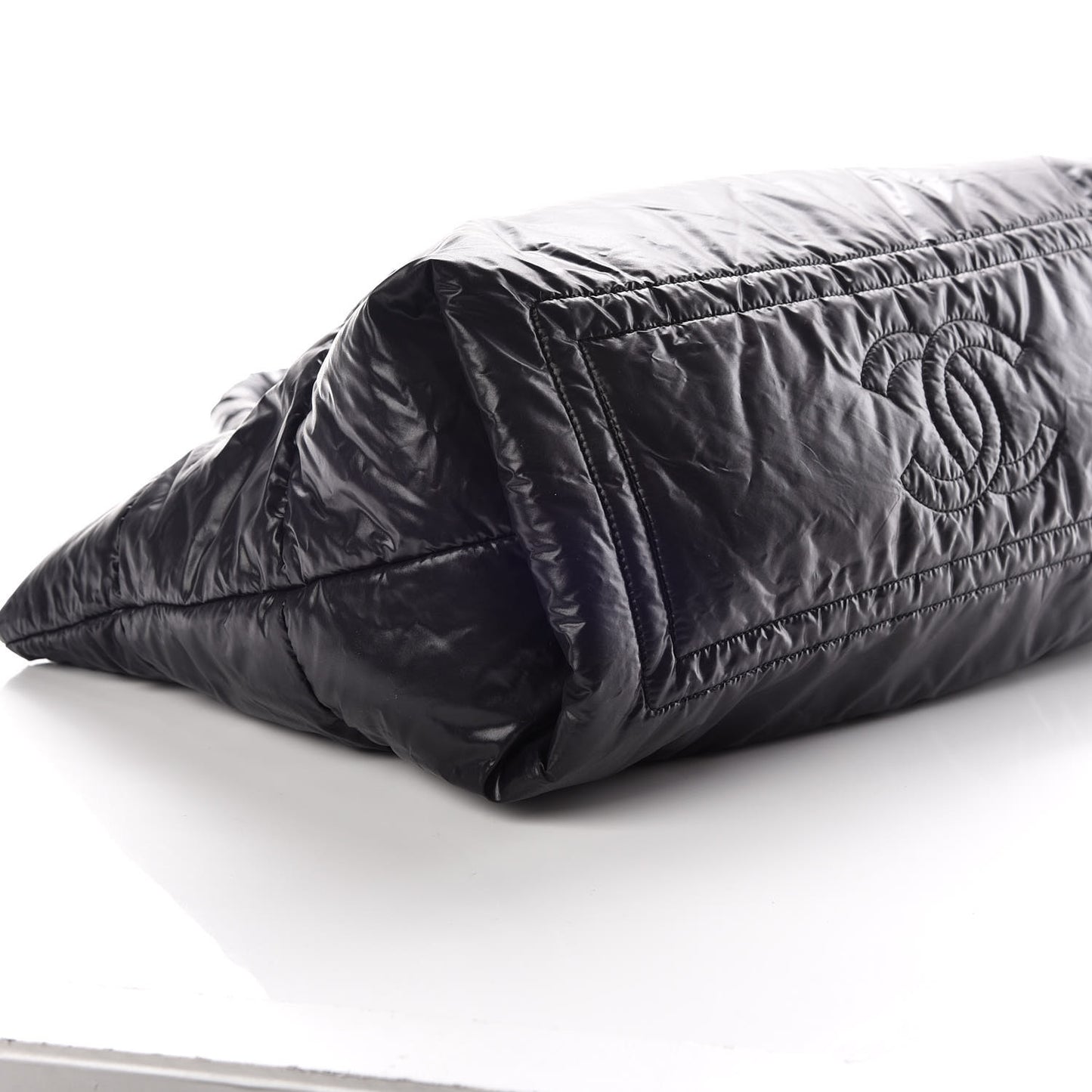 Nylon Quilted Medium Coco Cocoon Reversible Tote Black