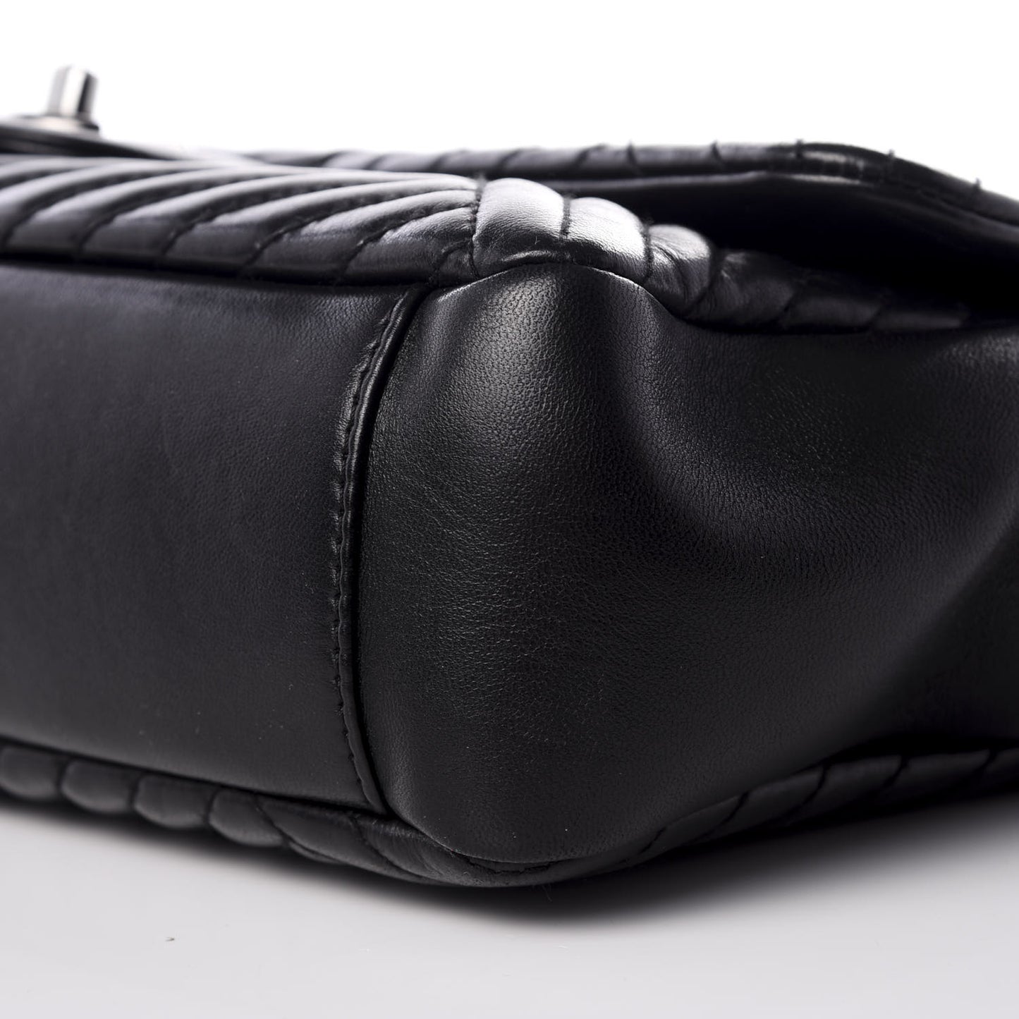 Lambskin Large CC Crossing Flap Black