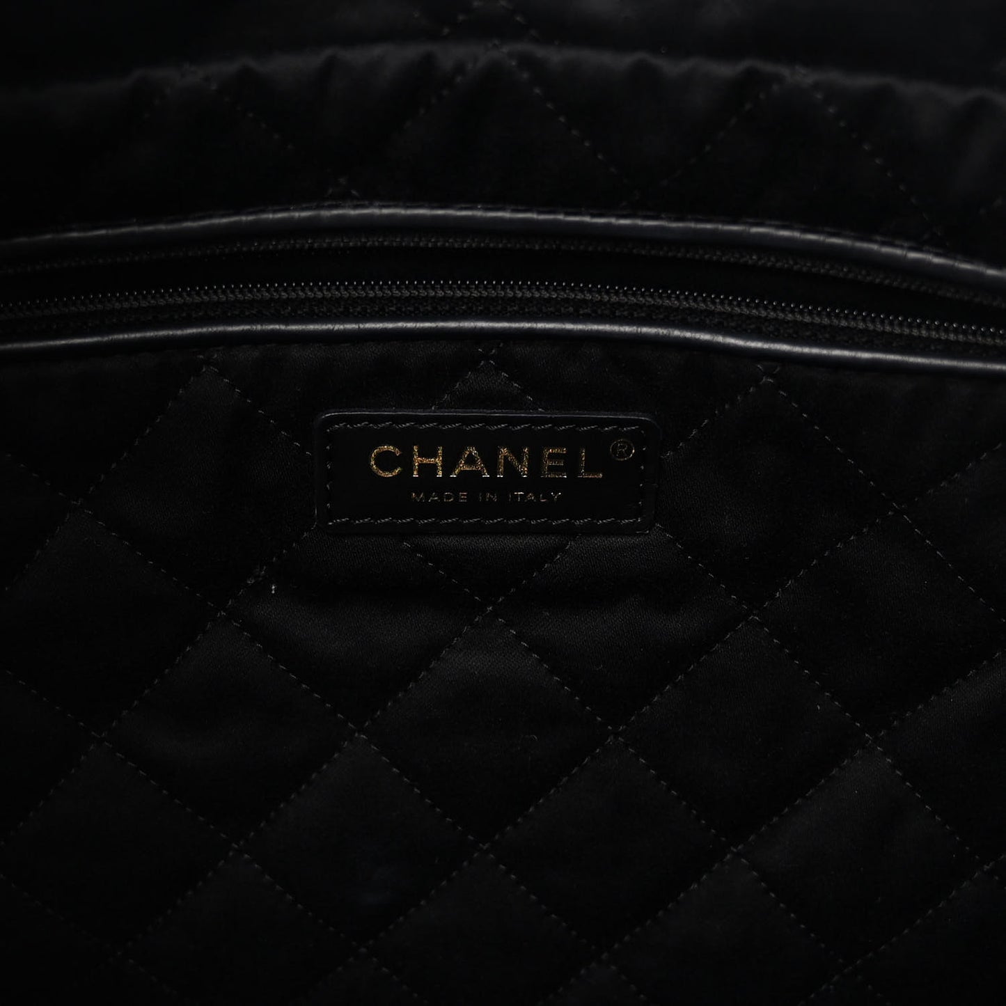 Calfskin Quilted Chanel 22 Black