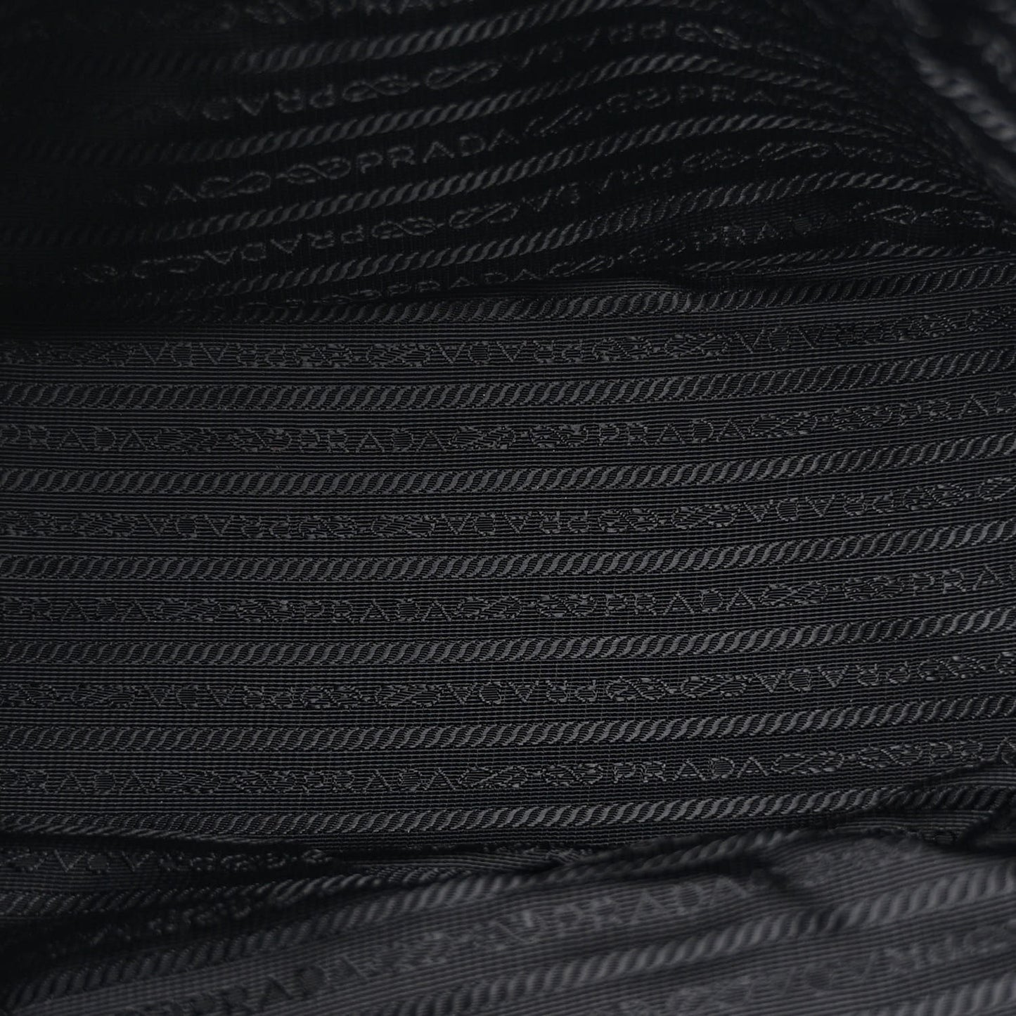 Vitello Daino Side Pocket Tote Black