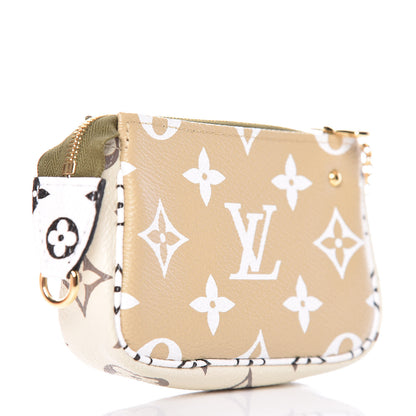 Louis Vuitton Monogram Giant Micro Pochette Accessories Kaki White 3 of 8