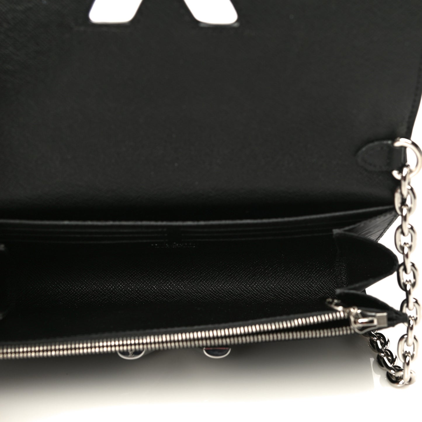 Epi Twist Chain Wallet Black