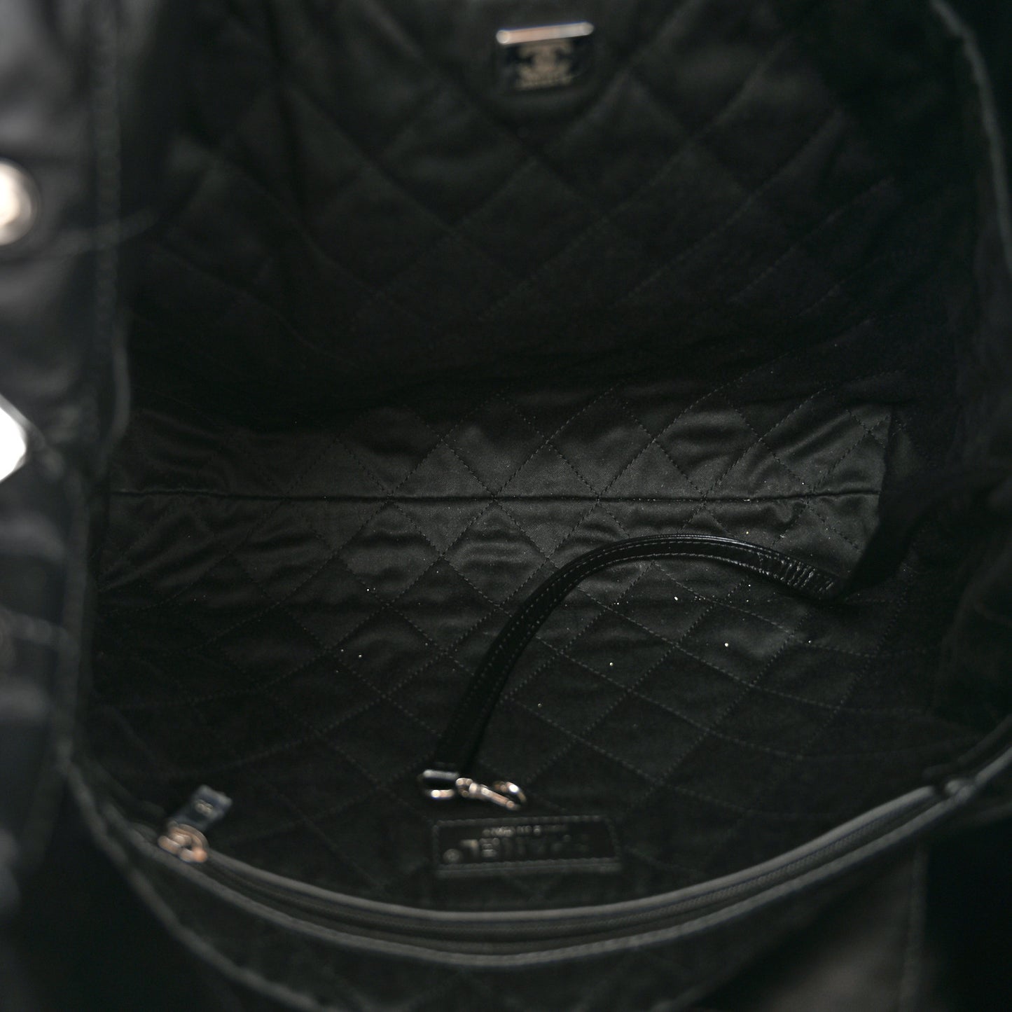Shiny Calfskin Quilted Small Chanel 22 So Black