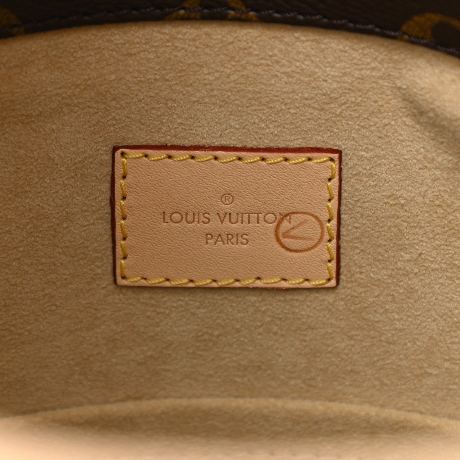 Louis Vuitton Monogram Artsy MM 6 of 9