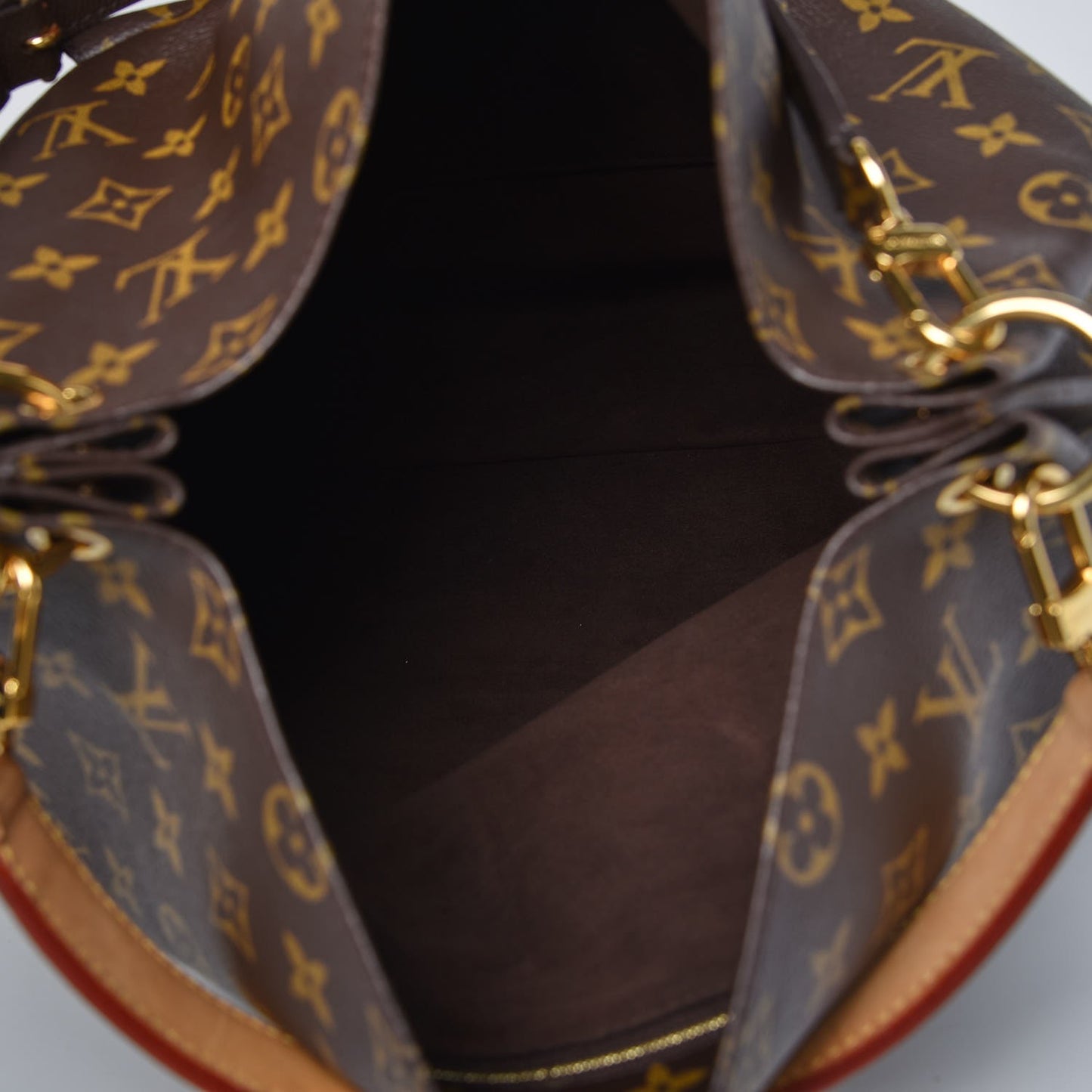 Monogram Metis