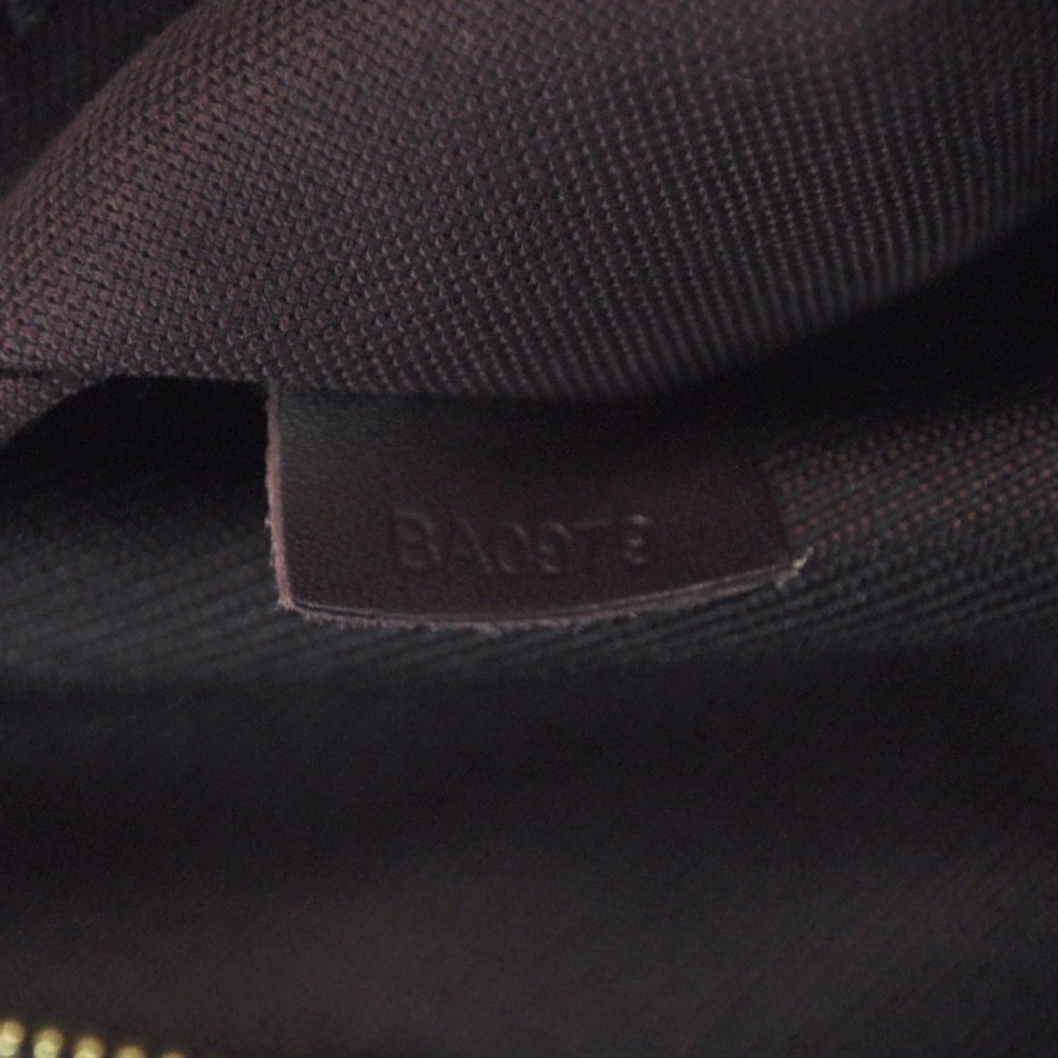 Louis Vuitton Taiga 5 Hanger Garment Carrier 7 of 7