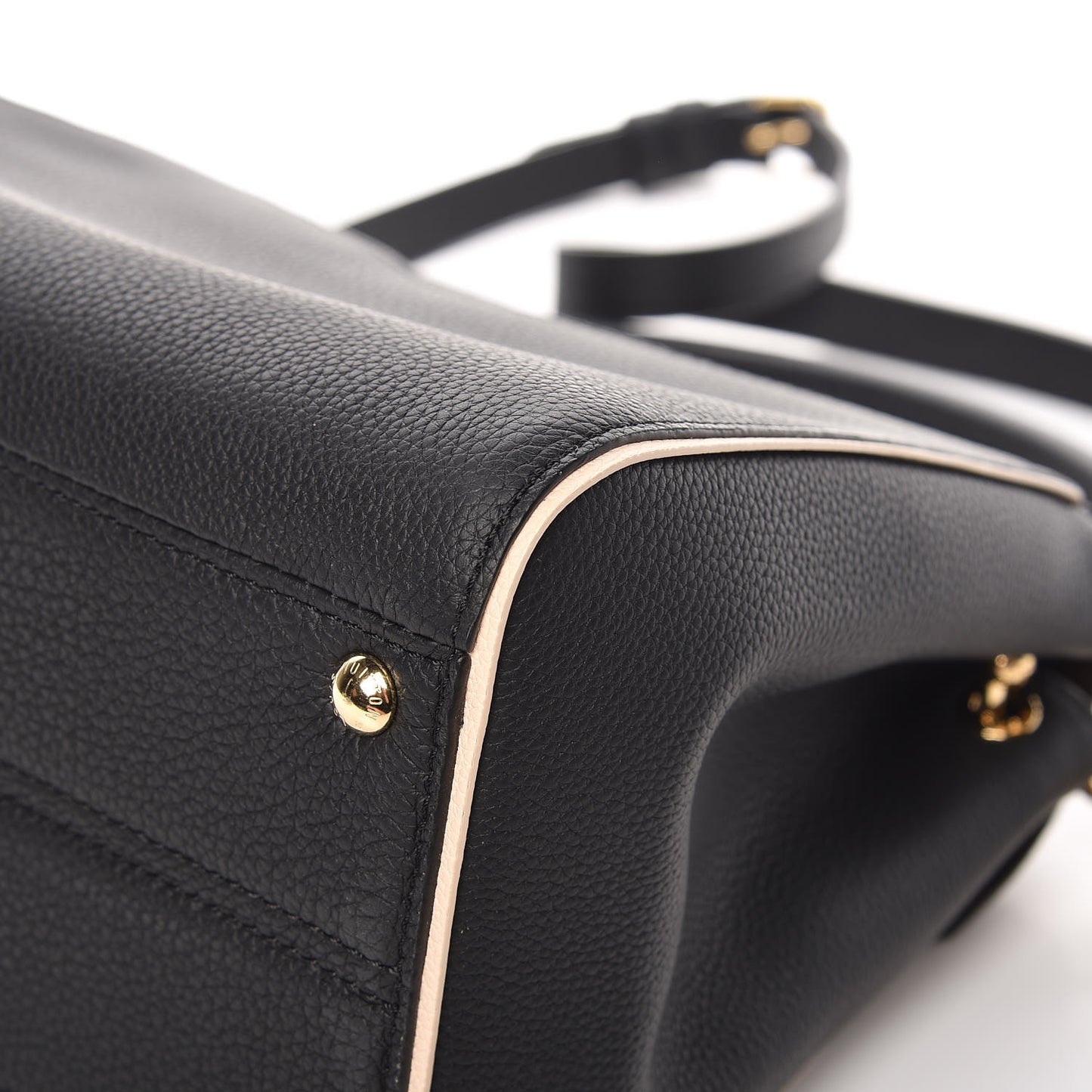 Monogram Double V Black