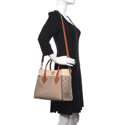Louis Vuitton Calfskin Monogram Tufting On My Side Galet 2 of 10