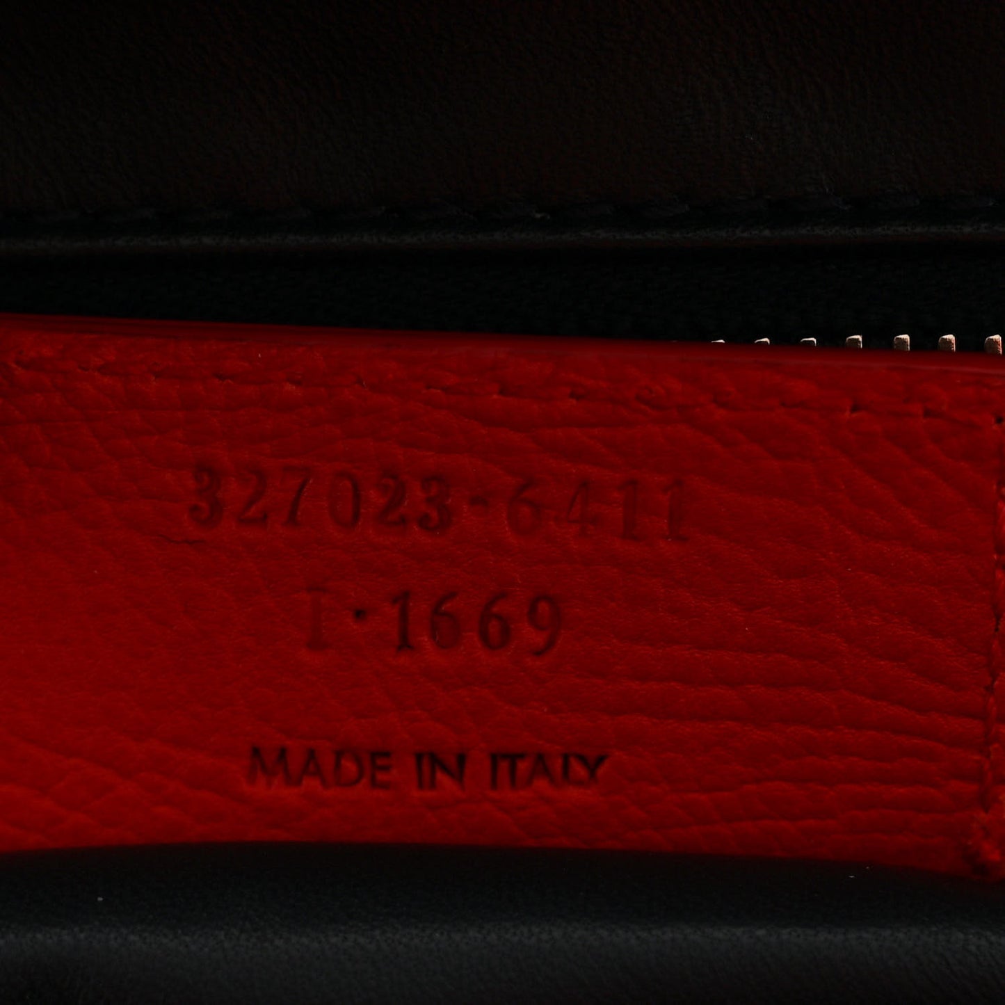 Grained Calfskin M Tube Round Tote Rouge Coquelicot