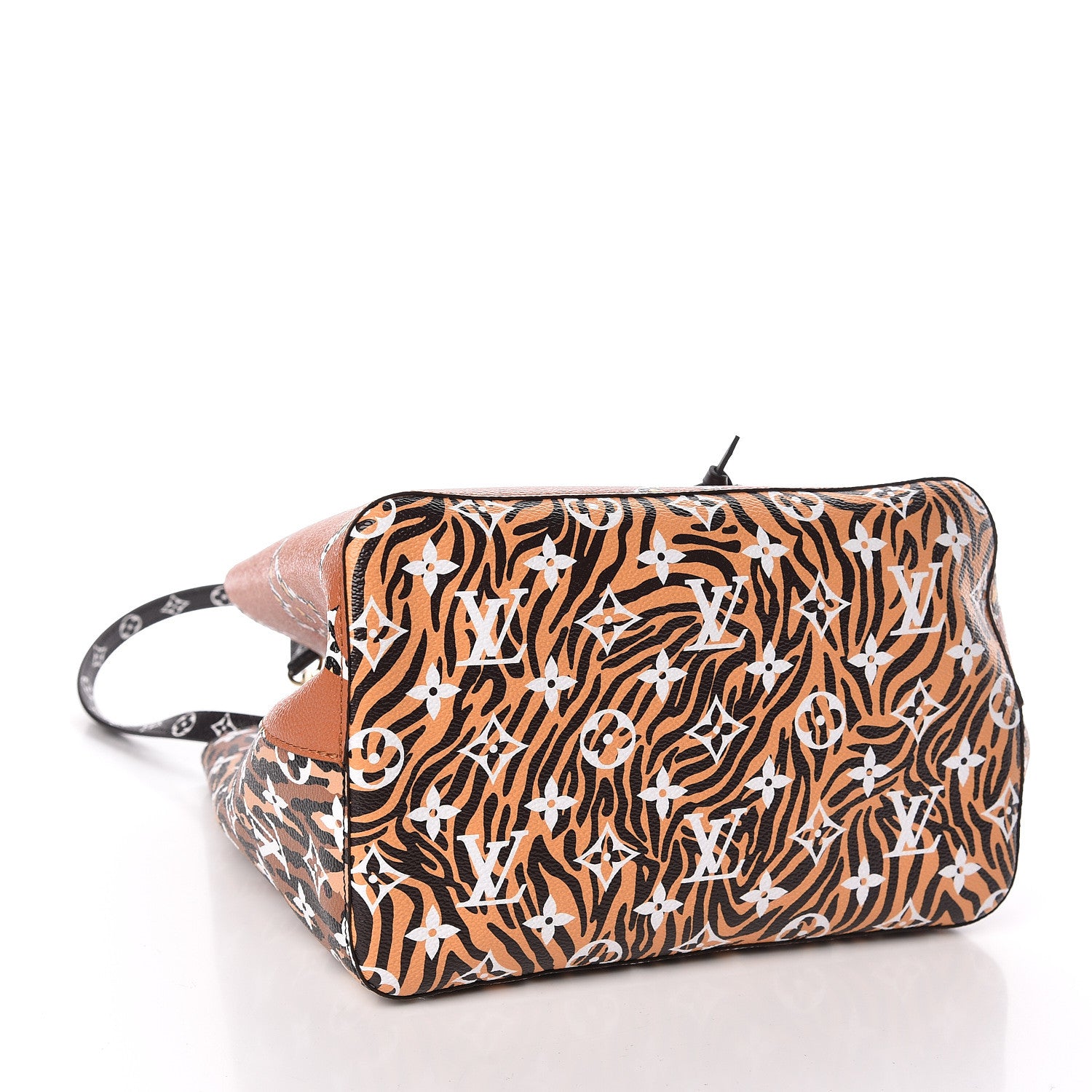 Louis Vuitton Monogram Giant Jungle NéoNoé Caramel 4 of 9