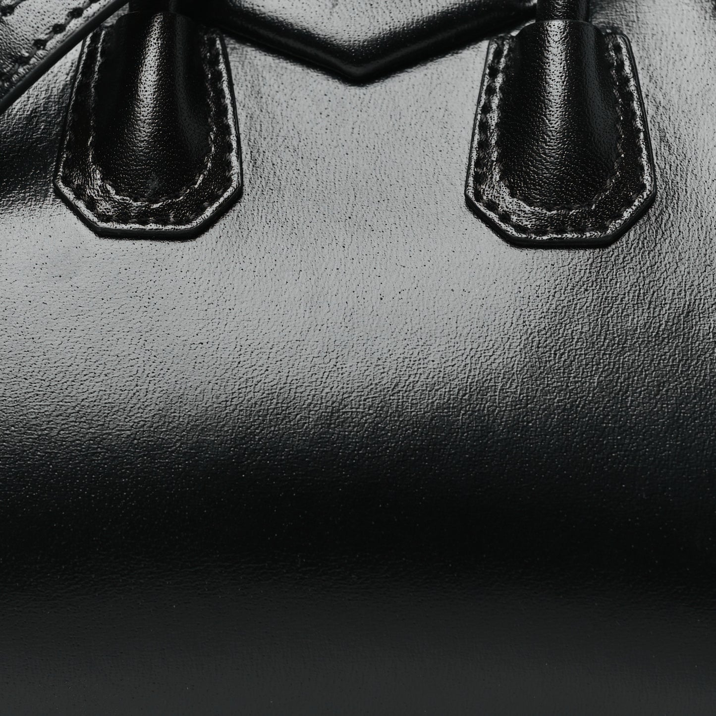 Shiny Lord Calfskin Micro Antigona Black