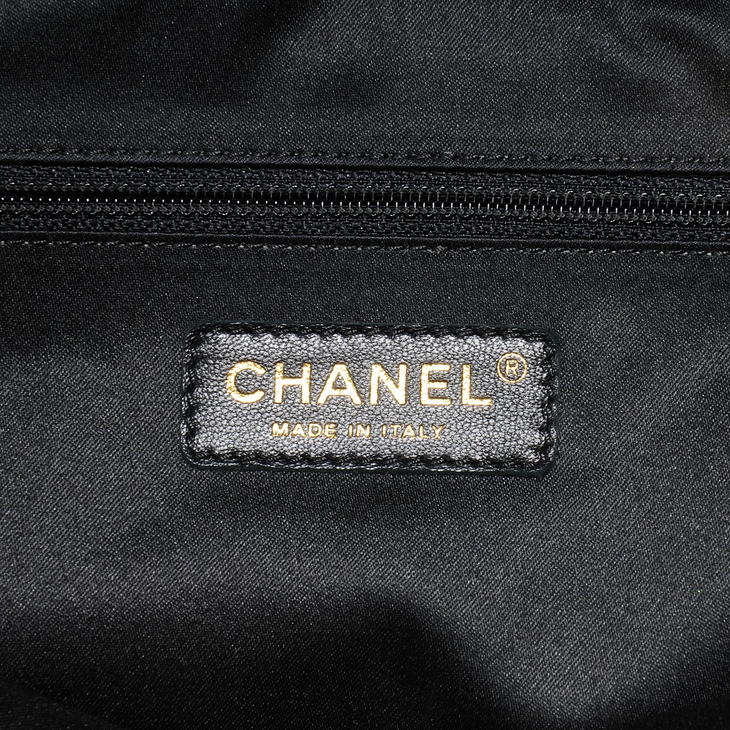 Caviar XL Grand Shopping Tote GST Black